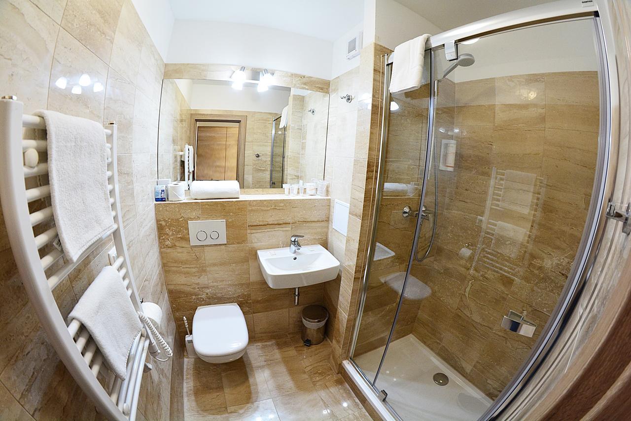 Alexandra Sport Hotel Пухов Экстерьер фото