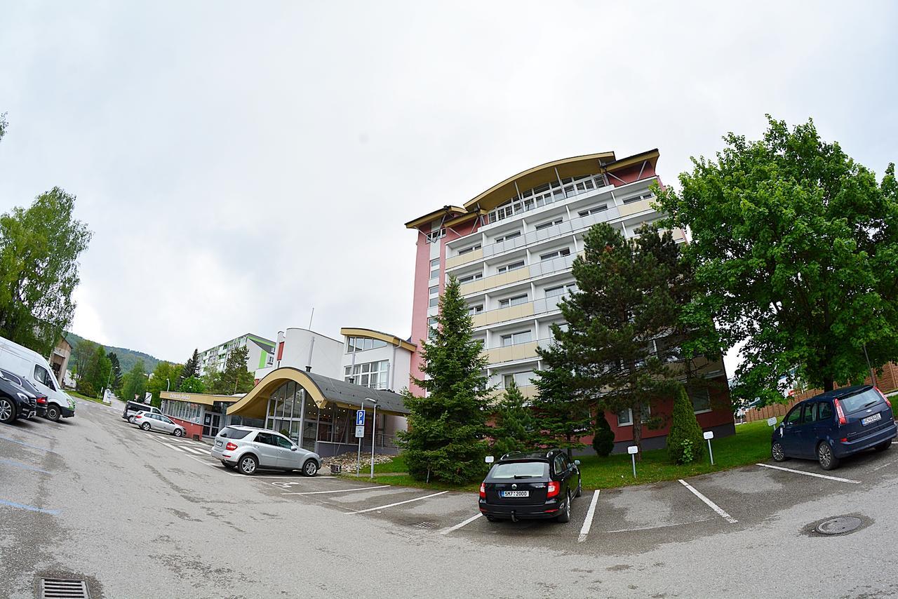 Alexandra Sport Hotel Пухов Экстерьер фото