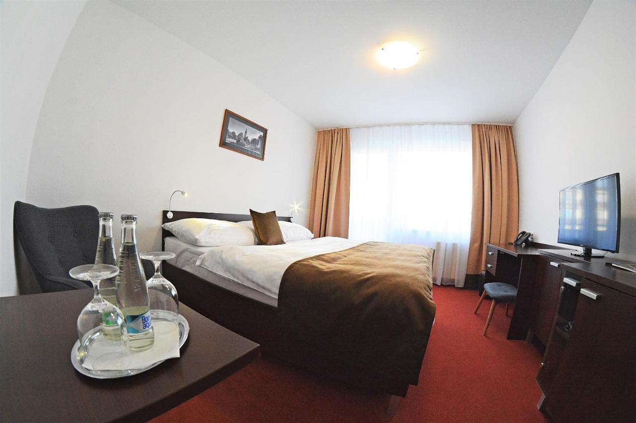 Alexandra Sport Hotel Пухов Экстерьер фото